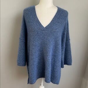 Second Female Blue V-Neck Women's Kid Mohair Blend Sweater Size Medium